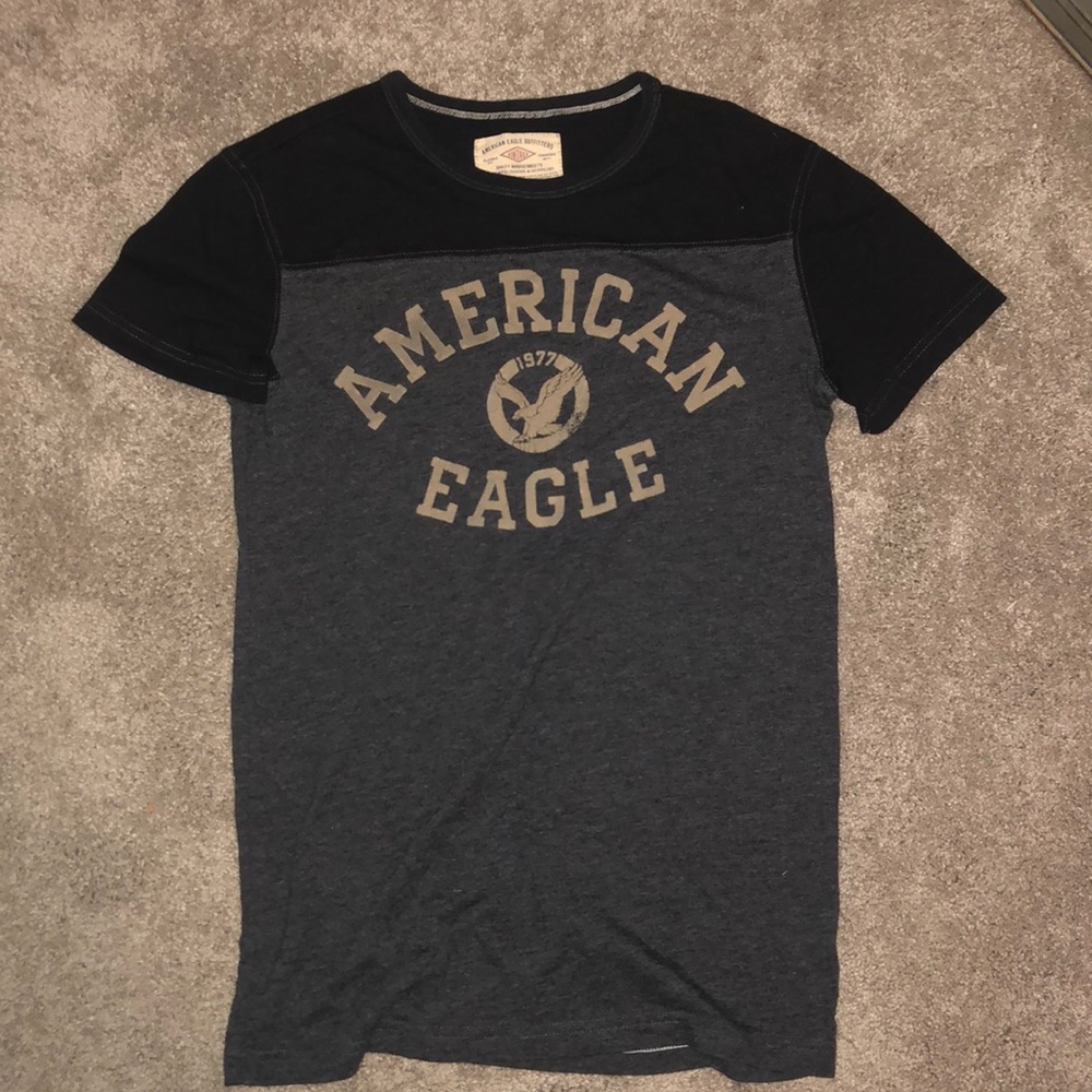 American Eagle T-Shirt | Looks New